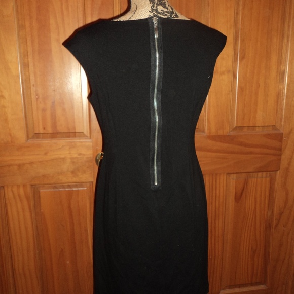 Dress - Picture 4 of 4